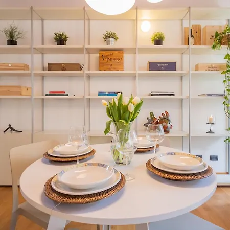 Vico Garden-203 By Rent Como