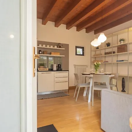 Vico Garden-203 By Rent קומו