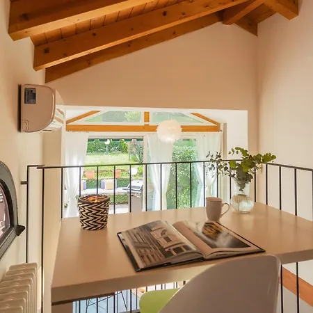 דירה Vico Garden-203 By Rent קומו