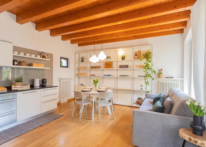 Vico Garden-203 By Rent * Côme